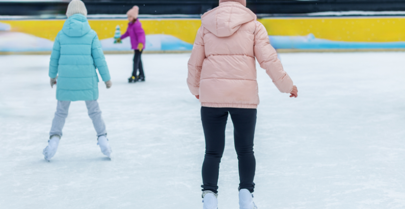 À vos patins ! Glissez en famille à la Patinoire de Caen la mer !