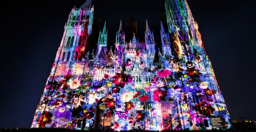 "Cathédrale de Lumière", spectacle coloré et fleuri, à Rouen (76)