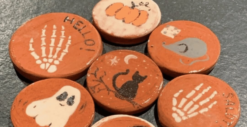 Atelier décor sur faïence spécial Halloween pour enfants à Rouen (76)